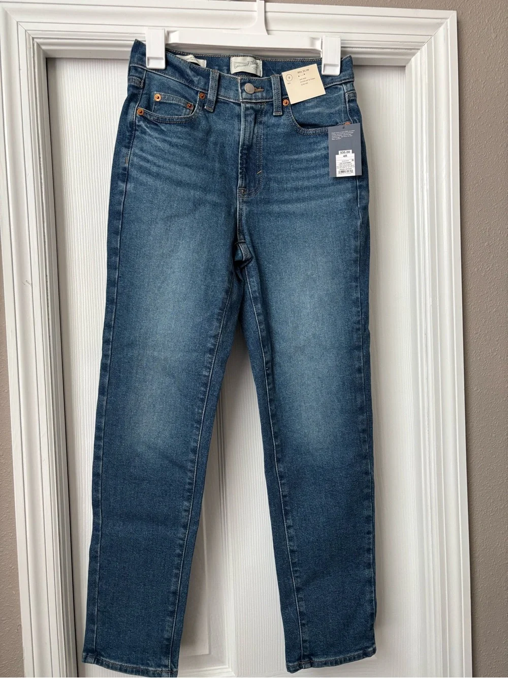 Universal Thread Straight-Leg Jeans in Medium Blue Wash - Picture 1 of 5